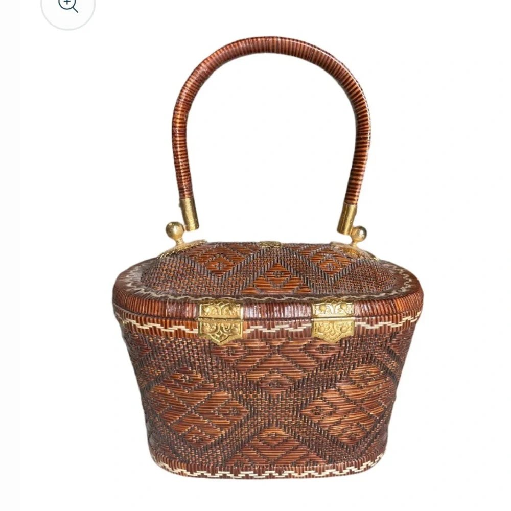 SUGARCOAT HOME
Vintage Thai Woven Rattan Bag with red velvet interior & mirror - Picture 6 of 7